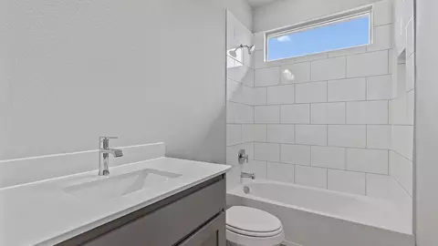 Bath - 729 Soaring Hawk Dr, Fort Worth, TX 76008 photo 5 of 5