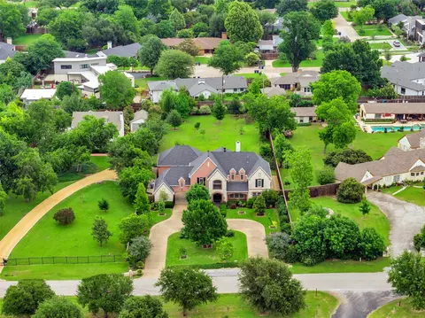 10110 Betty Jane Ln, Dallas, TX 75229