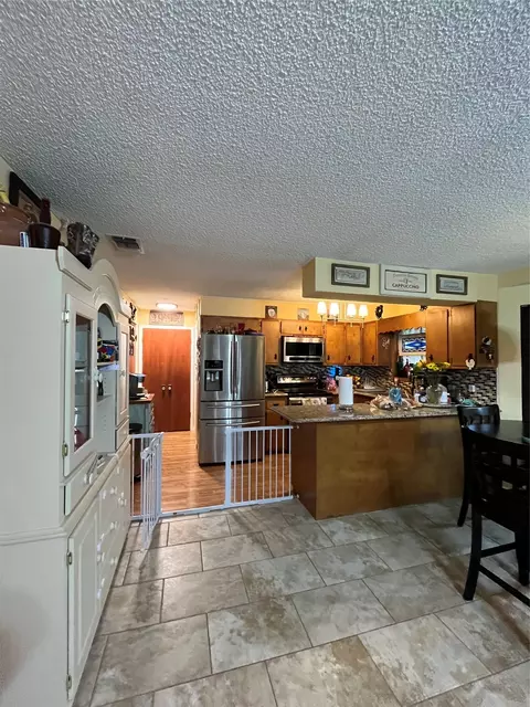 114 W Spencer St, Bangs, TX 76823 photo 3