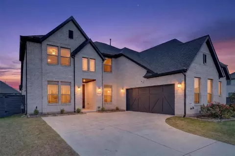 7132 Red Rose Trl, Aubrey, TX 76227