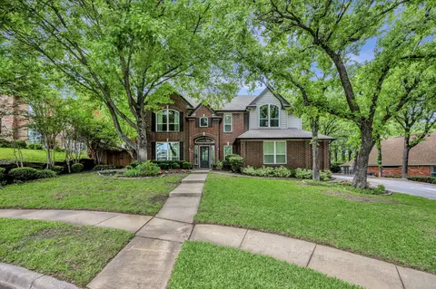 8555 Shadybrooke Ct, North Richland Hills, TX 76182