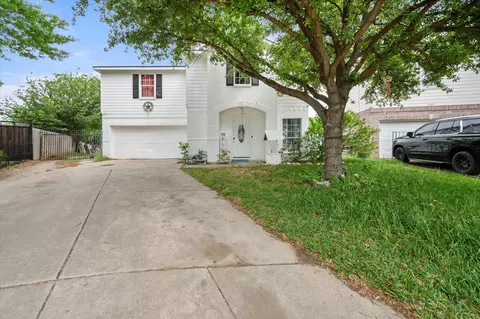 3005 Ronay Dr, Forest Hill, TX 76140