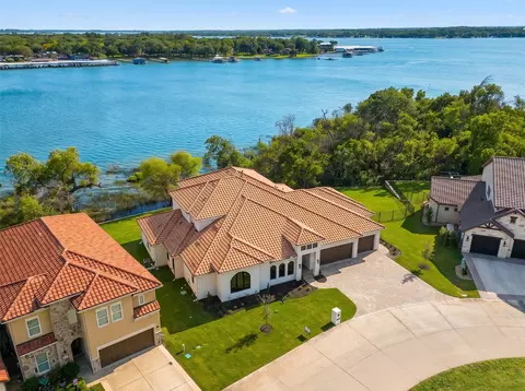 9065 Lakeside Dr, Fort Worth, TX 76179