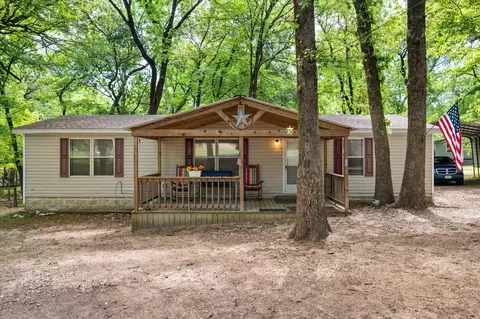 178 Kingswood Dr, Streetman, TX 75859