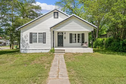 511 W Navasota St, Groesbeck, TX 76642