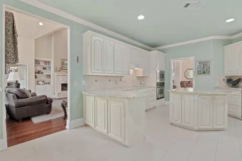 Kitchen - 982 Stonecrest Rd, Argyle, TX 76226 photo 2 of 3