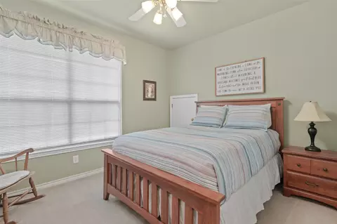 Bedroom - 982 Stonecrest Rd, Argyle, TX 76226 photo 4 of 4