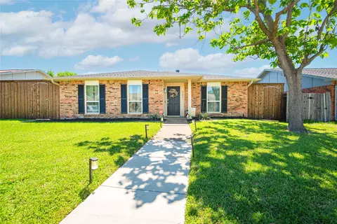 5621 Tucker St, The Colony, TX 75056