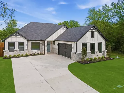 512 Waikiki Trl, Tool, TX 75143