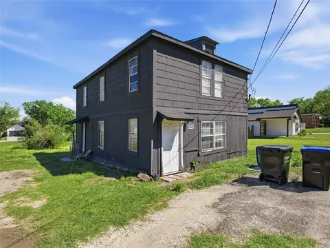 1821 Johnson St, Greenville, TX 75401
