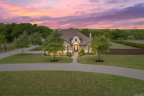 101 Rancho Lorena Dr, Lorena, TX 76655