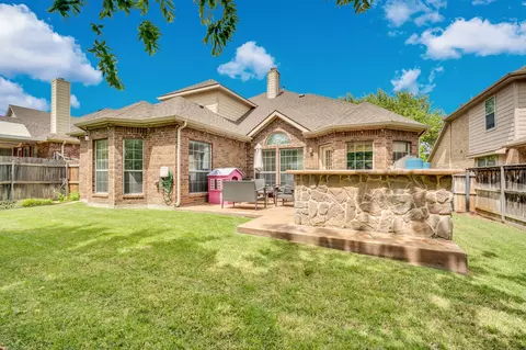 4940 Paddock Dr, Fort Worth, TX 76244