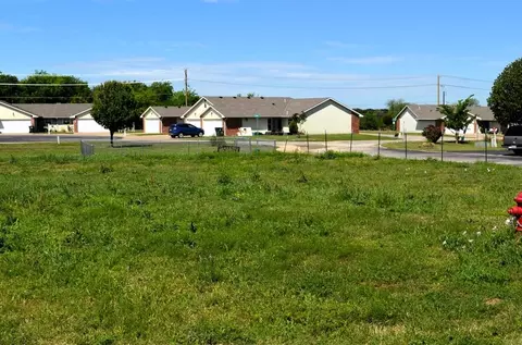 208 Preston Cir, Mabank, TX 75147