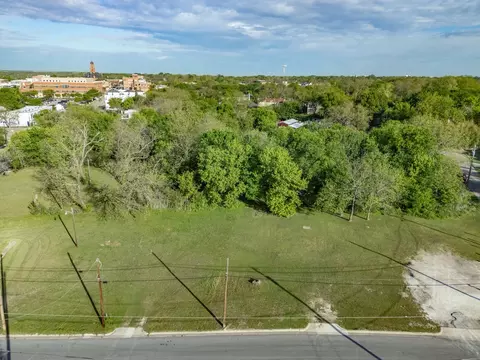 105 Wyatt St, Waxahachie, TX 75165