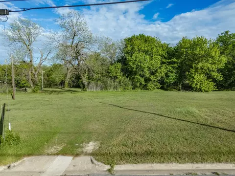 105 Wyatt St, Waxahachie, TX 75165