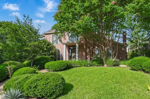 3525 Overton View Ct, Fort Worth, TX 76109