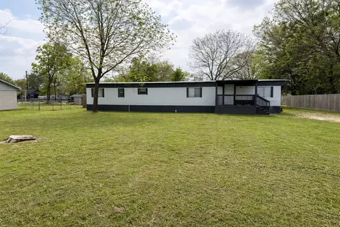 202 S Austin St, Rice, TX 75155