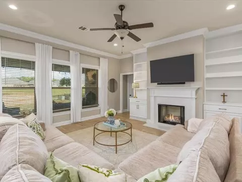 Living - 133 Brimestone Loop, Benton, LA 71006 photo 1 of 3