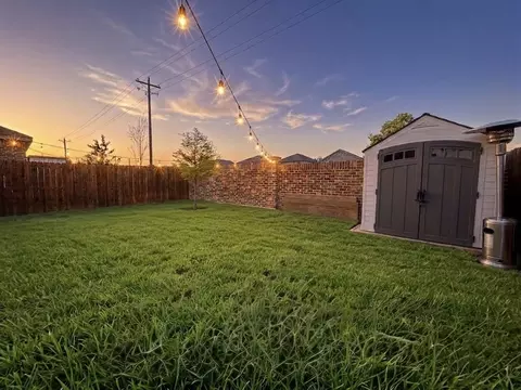 14033 Earlham St, Pilot Point, TX 76258