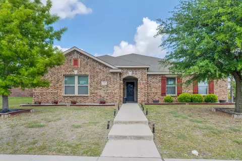 753 Snowy Orchid Ln, Desoto, TX 75115