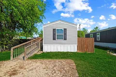 205 E Park St, Frost, TX 76641 photo 2