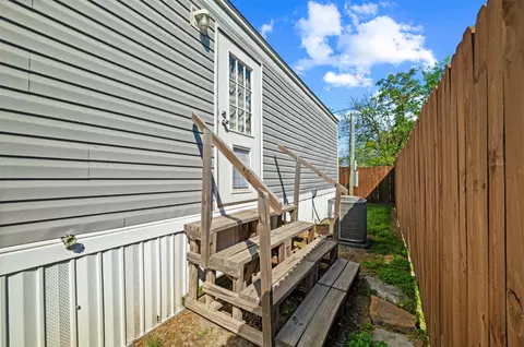 205 E Park St, Frost, TX 76641 photo 16