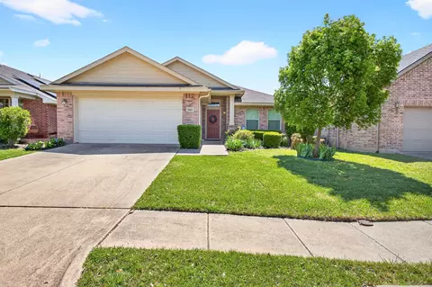 1015 Kimbro Dr, Forney, TX 75126