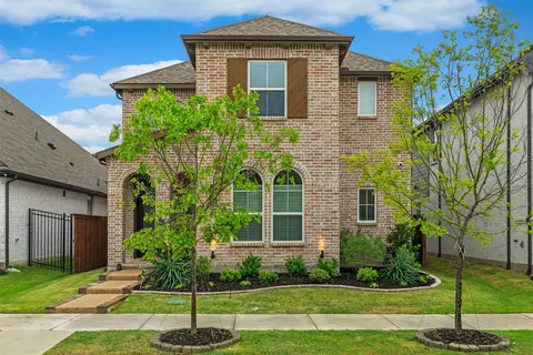 1004 Goldenrod Dr, Crowley, TX 76036
