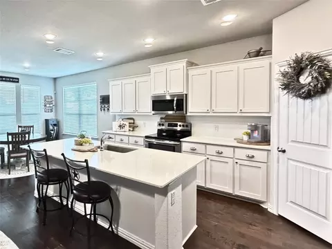 140 Spring Creek Cir, Paradise, TX 76073