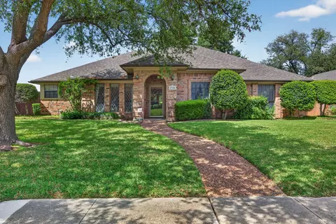 2305 Skiles Dr, Plano, TX 75075