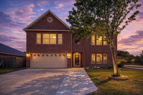 3188 Spyglass Dr, Grand Prairie, TX 75052