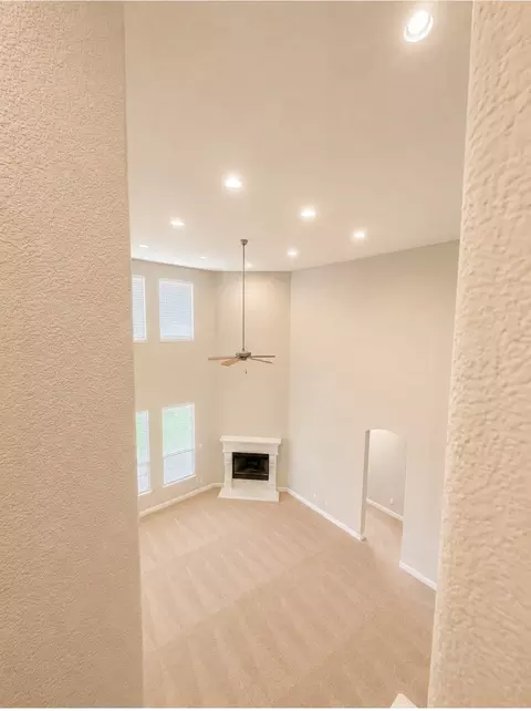 2818 Twin Ridge Dr, Arlington, TX 76001