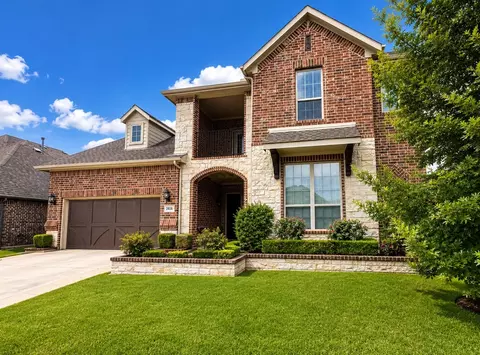 2818 Twin Ridge Dr, Arlington, TX 76001