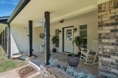 1903 White St, Clifton, TX 76634