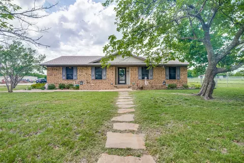 805 Paul Wilson Rd, St Paul, TX 75098