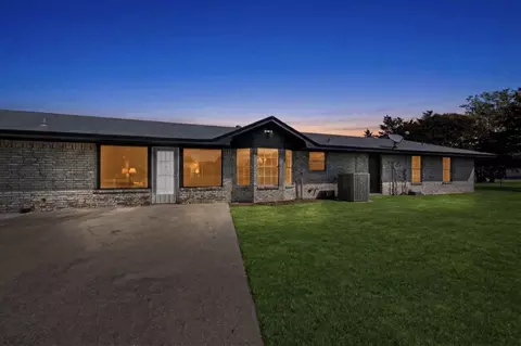 529 Morris Ln, Greenville, TX 75402