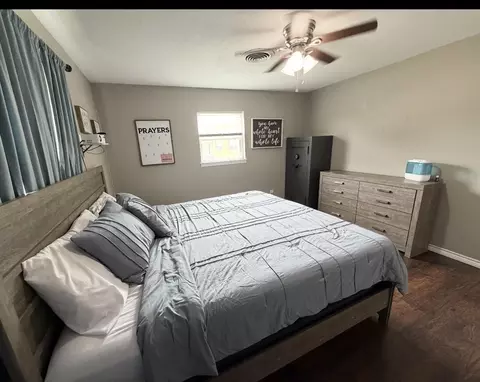 Bedroom - 313 Sunset Dr, Comanche, TX 76442 photo 1 of 4