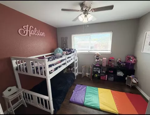 Bedroom - 313 Sunset Dr, Comanche, TX 76442 photo 3 of 4