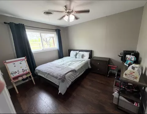 Bedroom - 313 Sunset Dr, Comanche, TX 76442 photo 4 of 4