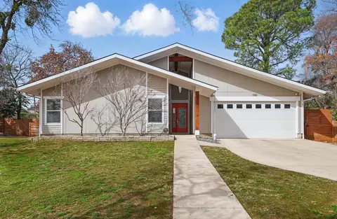 1300 Kendolph Dr, Denton, TX 76205