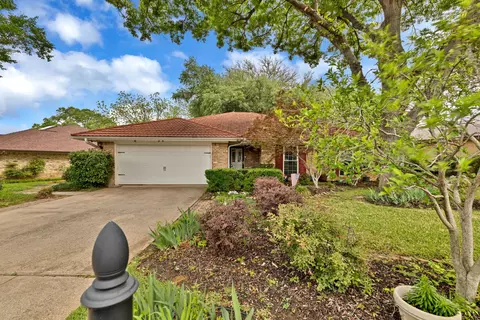 1823 Ridgebrook Dr, Arlington, TX 76015