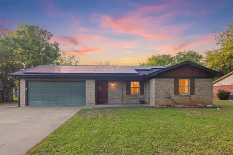 1018 Princeton Pl, Cleburne, TX 76033