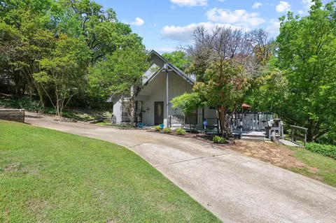325 Lakewood Ln, Pottsboro, TX 75076