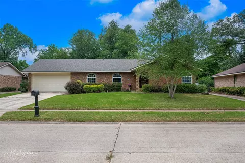 7440 Camelback Dr, Shreveport, LA 71105