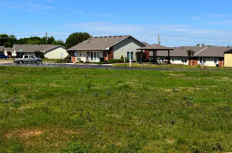 324 Preston Rd, Mabank, TX 75147