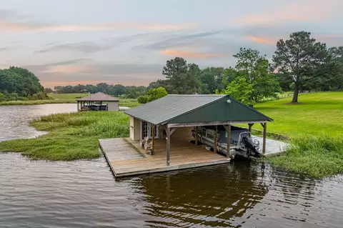 5327 Dusty Rd, Athens, TX 75752