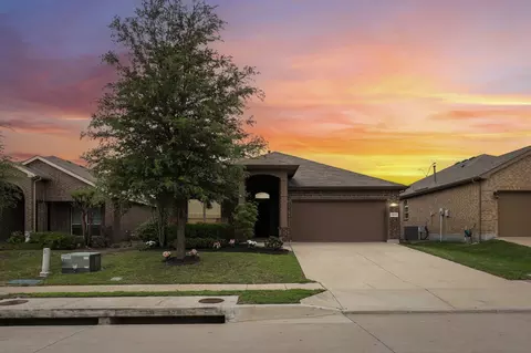 5913 Comanche Peak Dr, Fort Worth, TX 76179