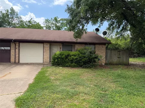 6508 Oak Forest Ct, Fort Worth, TX 76112