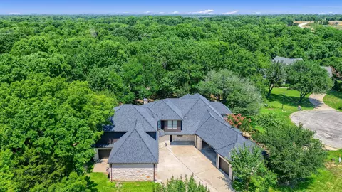 2910 Wellington Dr, Sherman, TX 75092