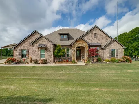 860 Colina Pkwy, Farmersville, TX 75442